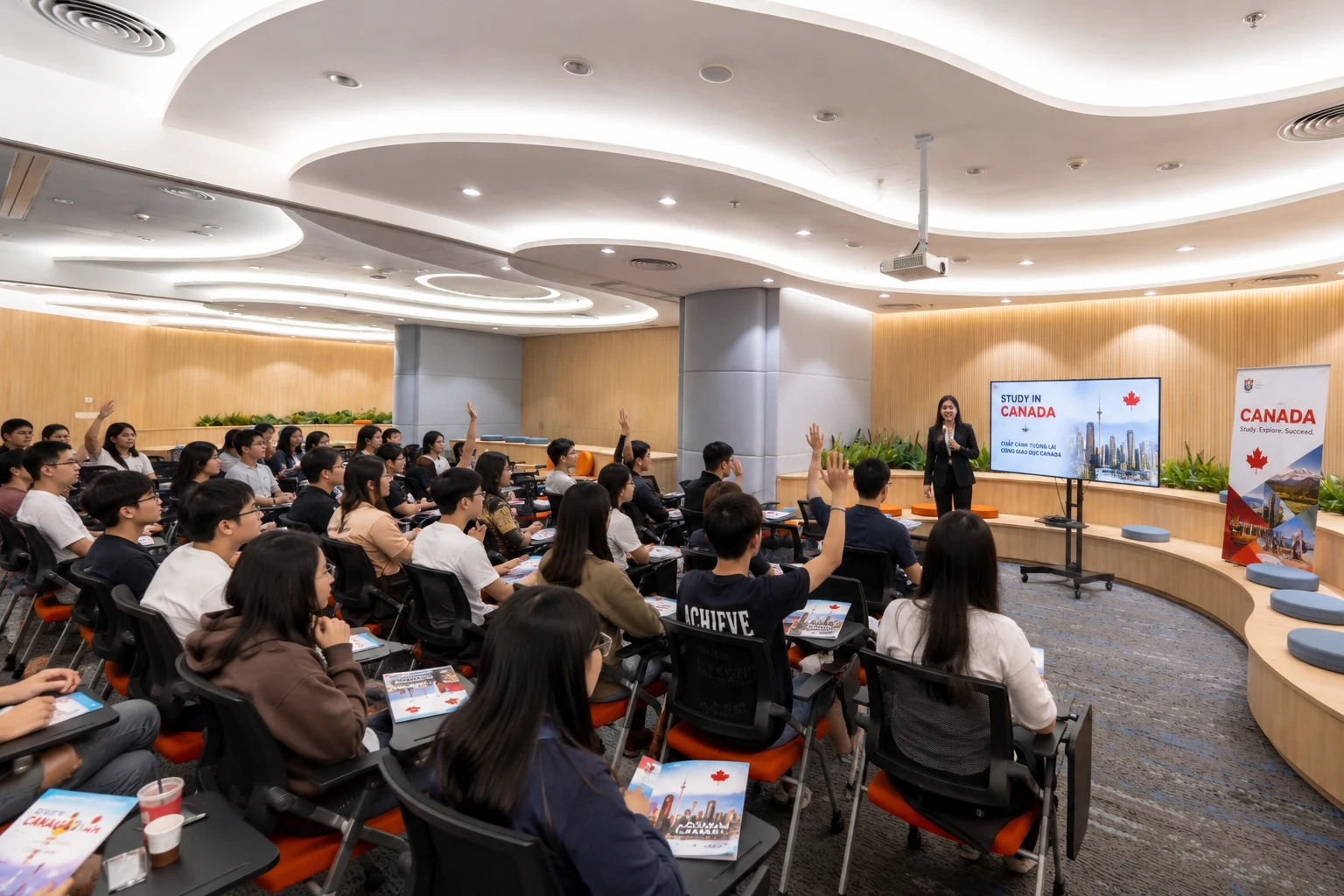 Khách tham dự sự kiện tại Lumi Hub